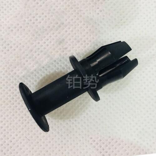 Car Rivet assembly 2018-Vol ksw age nTo uar eg 3.0TSI 2.0TSI gearbox guard plate Leaf plate lining clip Rivet clip