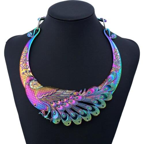 New One Piece Vintage Engraving Peacock Metal Choker Necklace For Women Bohemian Ethnic Animal Collar Fashion Womens Jewelry