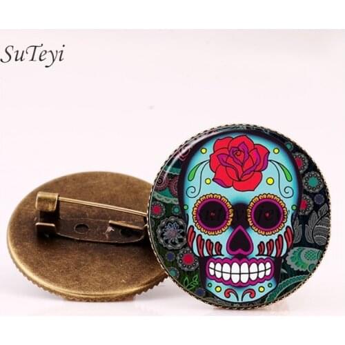 SUTEYI Decoration Art Skeleton Glass Metal Pin Steampunk Sugar Skull Brooches Charms Crystal Skull Skeleton Men Women Badge Gift
