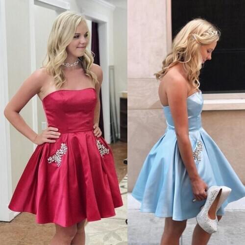 2020 Cheap Short A Line Homecoming Dresses with Beaded Pockets Cocktail Dress for Women Strapless Graduation Party Maid of Honor