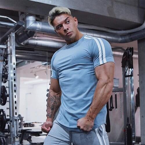 2021 New Gyms Clothing Fitness Running T Shirt Men O-neck T-shirt Cotton Bodybuilding Sport Shirts Tops Gym Men Training T Shirt