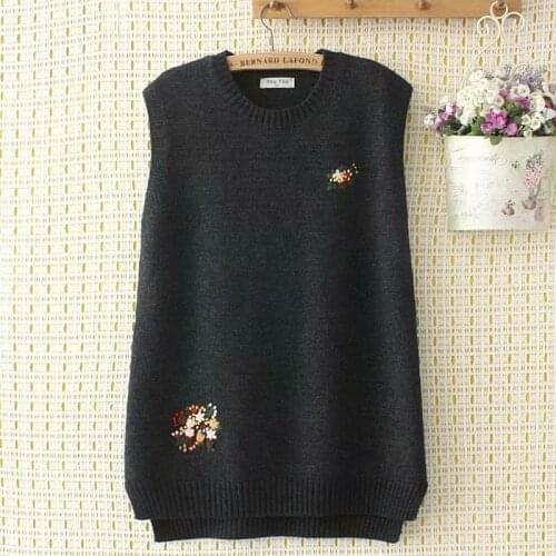 Plus size Womens sweater vest O-Neck floral Embroidery sleeveless Sweater oversize 2021 autumn loose red gray Womens jumper