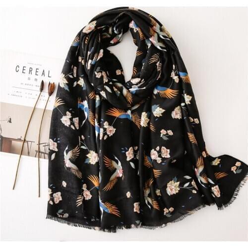 Autumn and winter Womens Beach Blanket Scarf Ethnic-Style Lady Tassels Scarf New style Cotton Shawl Little bird Print Headscarf