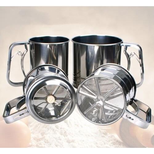 Stainless Steel Flour Sieve Cup Powder Sieve Mesh Kitchen Gadget for Cakes Hand-Screened Sugar Mesh Sieve Baking Sieve Strainer