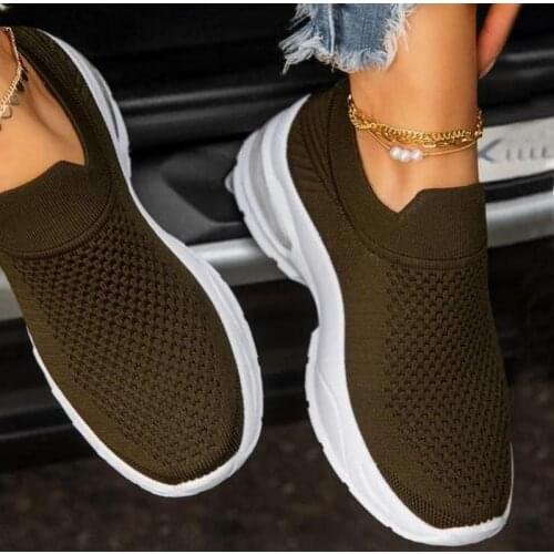 2021 Spring Fashion Womens Sports Shoes Solid Color Slip-On Female Sneakers Breathable Grid Running Shoes for Couple Casual