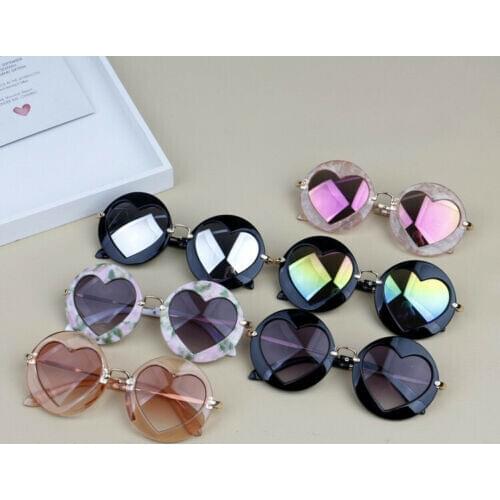 Cute Kids Boys Girls Anti-UV Sunglasses Cartoon Heart Shaped Eyeglasses Frame Toys Kids Classic Vintage Holiday Beach Accessory