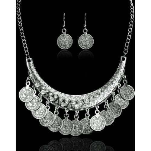 Hot Sale Bohemian Vintage Chokers Necklace Fashion Ethnic Carved Coins Nice Necklaces for Women Fine Jewelry Colar