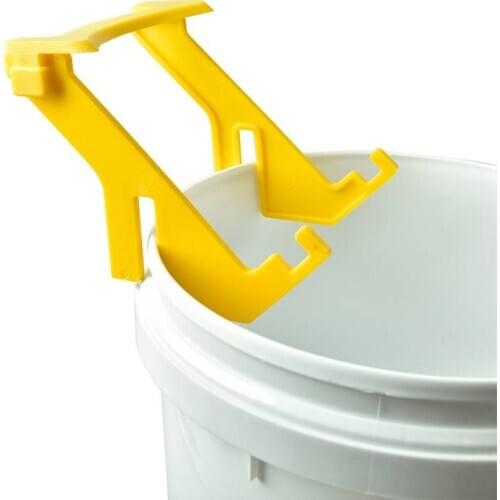 5PCS Plastic Honey Bucket Rack Grip Frame Beekeeping Equipment Bee Honey Bucket Holder Beekeepers Tools Bee Keeping Accessories