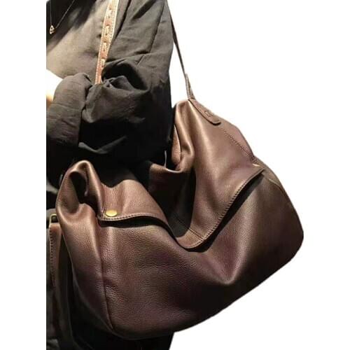 Shiu Shiue Hobo Bags