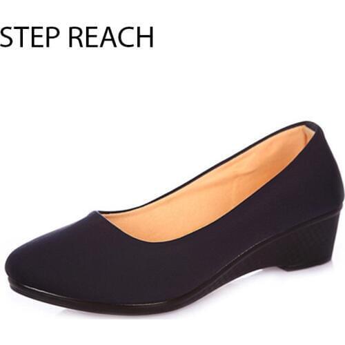 STEPREACH Low-heeled Shoes