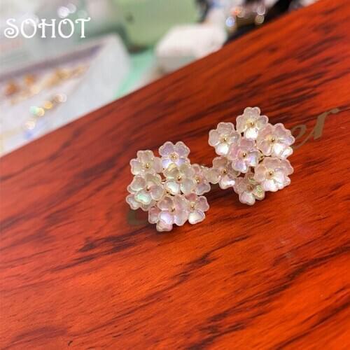SOHOT Korean Design Romantic Shell Flowers White Women Stud Earrings Chic Prevent Allergy Trendy Female Birthday Party Jewelry