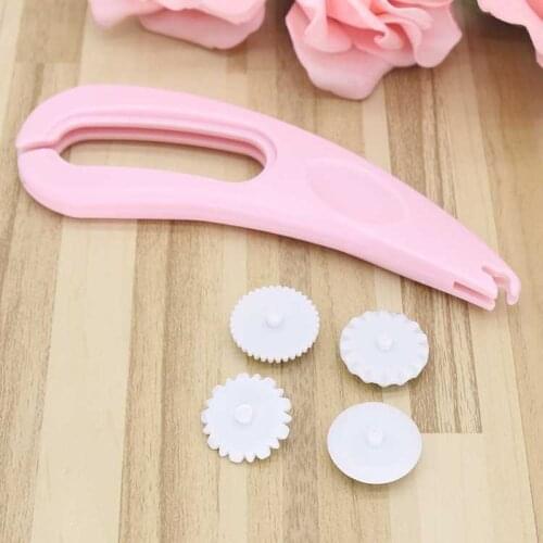 1pc DIY 4 Wheels Fondant Embosser Cutter Icing Stitching Cutter Knife Sugarcraft Paste Embosser Cake Decoration Pastry Tools