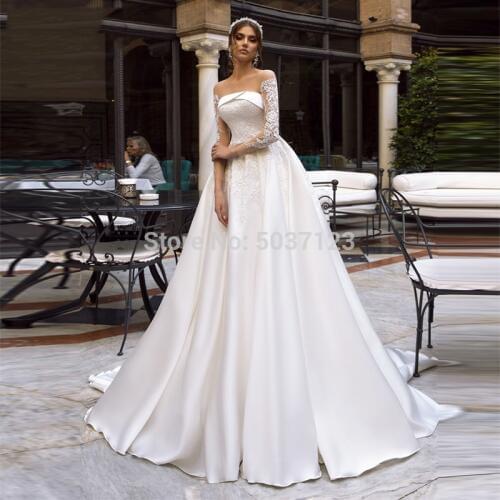 Satin A-line Wedding Dresses Scoop Lace Appliques Long Sleeves Court Train Bridal Wedding Gown Vestido De Noiva
