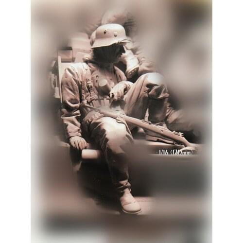 1/16 Scale Unpainted Resin Figure Panzer soldier in Normandy collection figure