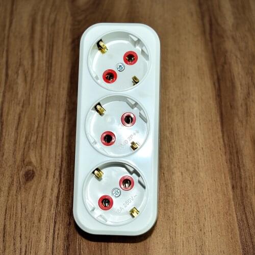 PnpnElectric Ayka White 3 Gang Grounded Plug Socket/Switch Vertical Surface Mounted Use 1P + N + GND 16A Plastic IP44 Portable Use