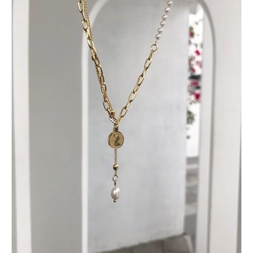 Necklace for Women Elizabeth Ⅱ Queen Portrait Round Pendant Chain Tassel Pearl Titanium Steel Gold Color Vintage Jewelry(GN402)