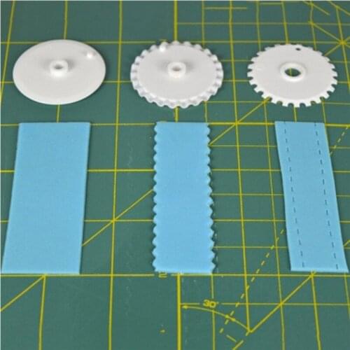 Cake Decorating Tool 6pcs/set New Fondant Cutting Lace Roller Wheel Set 3 Patterns Christmas Kitchen Plastic Baking Pastry Tools