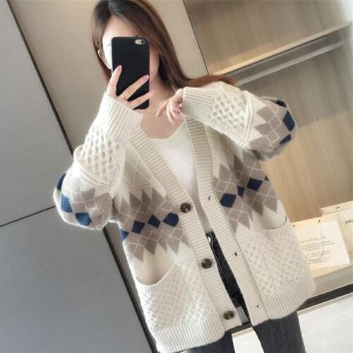 Korean version of the loose outer spring and autumn knitted cardigan women 2021 new retro diamond sweater jacket