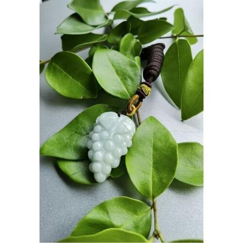 Natural Jade Grape Jadeite Emerald Necklace Carved Charm Jewellery Fashion Amulet for Men Women Lucky Gifts