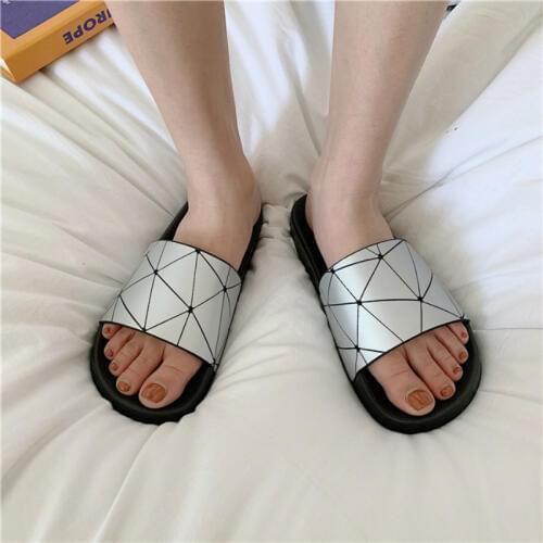 2019 new Female summer laser sequins geometric triangle diamond beach home holiday fashion casual trend wear slippers