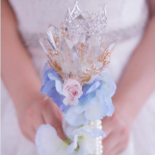 IFFO Custom wedding bride hand holding flower, Brazilian crystal stone Creative crown bouquet, pearl brooch pink bridal bouquet