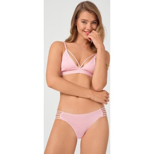 Women Powder Ip Detailed Flexible Coated Balensiz Bra Set