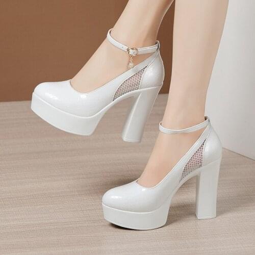 GUCHIYULAN Leather Pumps