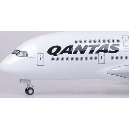 1:160 Scale Airplane 46cm Passenger Aircraft A380 Qantas Airways LED Airplane Model