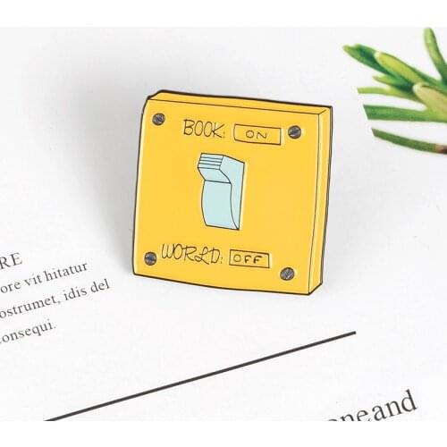 Creative Shining Yellow Reading book Switch Brooch Book ON World OFF Brooches For Kids Gifts Lapel Enamel Bag Pin Jewelry