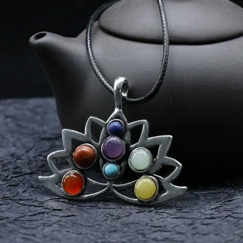 Reiki Healing Natural Gems Stone Chakra Pendants Necklace Lotus Flower Point Charm Amethysts Crystal Necklace Balance Meditation