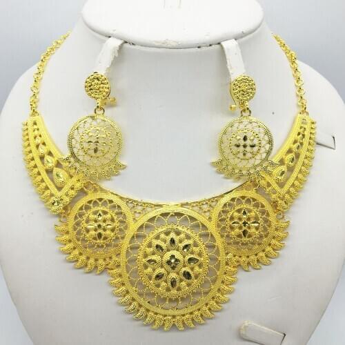 The new wholesale fashion jewellery set is brighter dubai gold jewellery for womens anniversary parties and birthday trips