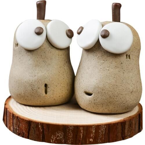 Fun mini cartoon big eyes pear ceramic desktop furnish and decorate