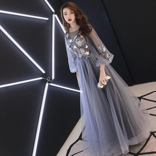 Elegant Appliques Beading Tulle Long A Line Prom Dresses 2021 Women Round Neck Floor Length Evening Gowns