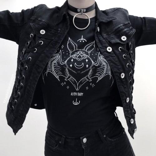 Alien baby Women Gothic Grunge T-Shirt cotton bat Aesthetic Witchcraft Tee women fashion style goth graphic vampire shirt tops