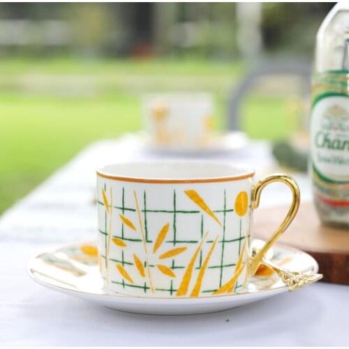 Luxury Fashion Cup Dish Bone China Coffee Cup European Style Afternoon Tea Set Ceramic Cup Saucer Set Fast Post