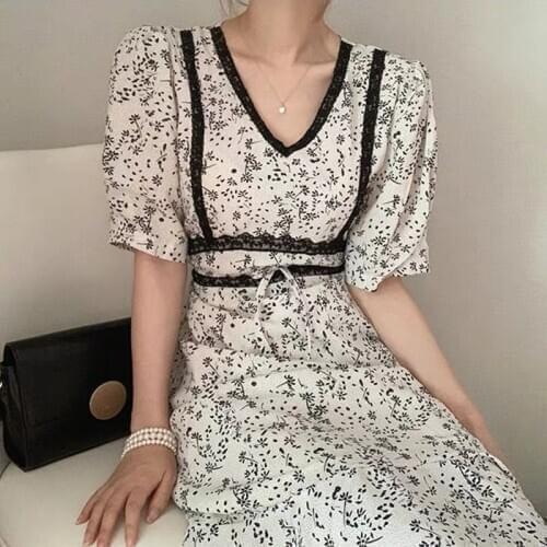 VICONE Elegant V-neck design, lace panel, slim fit, high waist, floral fishtail edge, long dress