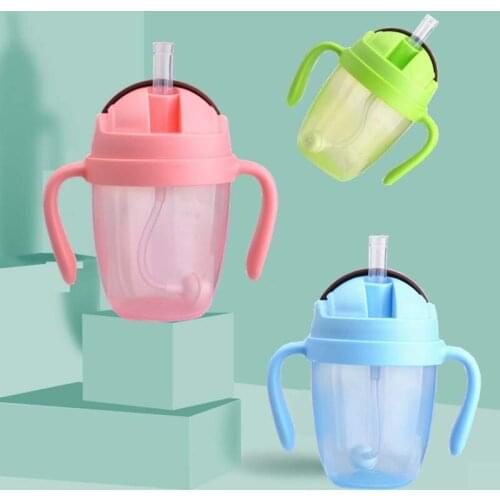 New Baby Bottle Wide Mouth Cartoon Chicken Bottle Anti-flatulence PP Penguin Bottle Wholesale 300ml Baby Bottle