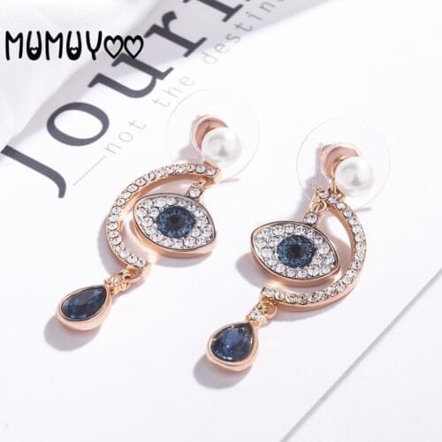 High-quality SWA classic hot selling European and American fashion charm eye pearl womens earrings in various ways