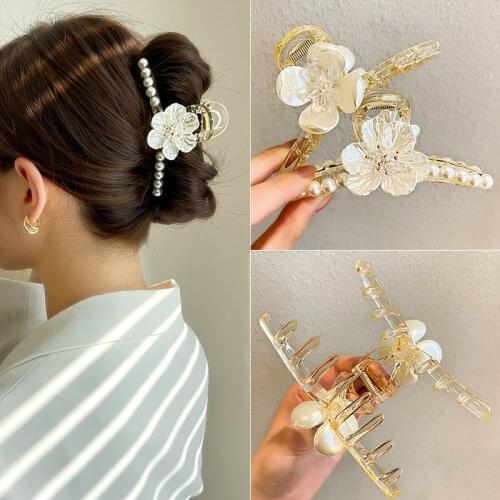 Ruoshui Woman Elegant Floral Hair Claws Girls Pearl Hair Crab Women Hair Accessories Floral Hairpins Hair Clip Headwear Barrette