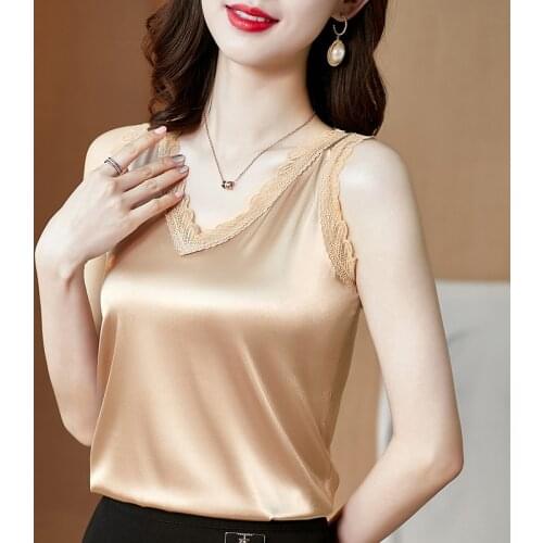 2021 Korean version of super hot fashion sexy top vest ladies slim lace V-neck outer wear vest lace V-neck top