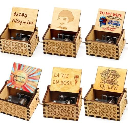New Hand Craft LOVE MOM and LOVE DAD TO my Goigeous wife Music Box You are my sunshine Hand Crank Birthday Christma gift