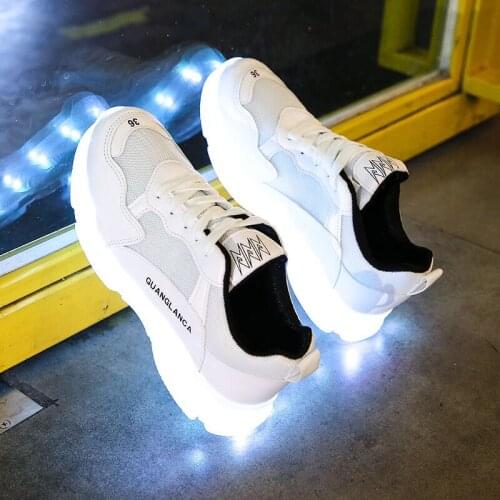2021 New Luminous Sneakers Casual Glowing Lights Shoes Usb Adult Led Girls Footwear Men Women Party Performance Dance white