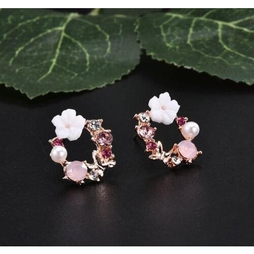 New White Pearl Flower Butterfly Earrings for Women Rhinestone Pink Imitation Pearls Earrings Fashion Women Jewelry