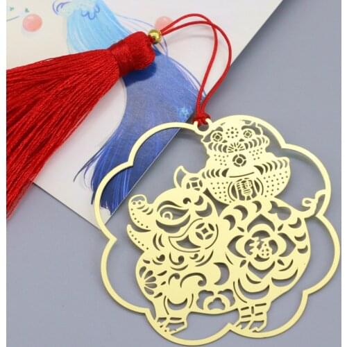 1pcs Fu pig brass metal Chinese style classical tassel bookmarks Cute culture art literary gift box bookmarks