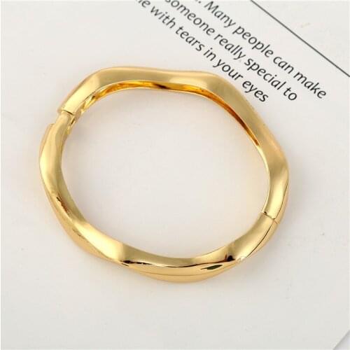 ORNAPEADIA 2018 new hot selling Bracelet fashion Ladys Stylish Exquisite Europe United States popular simple Wave style Bangles