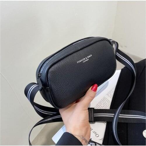 European and American High-quality Ladies Shoulder Bag 2021 New Korean Style Messenger Bag Fashion Wide Shoulder Strap Small Bag