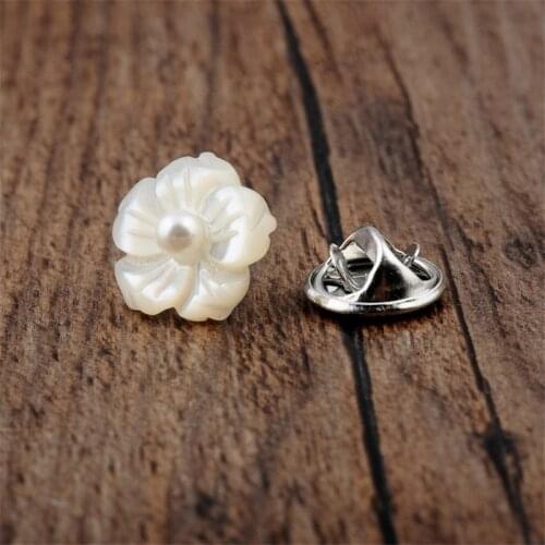 Trendy Cute White Shell Carved Rose Flower Shape Brooch Men Women Cardigan Collar Pins Accessories Brooch Pin Jewelry