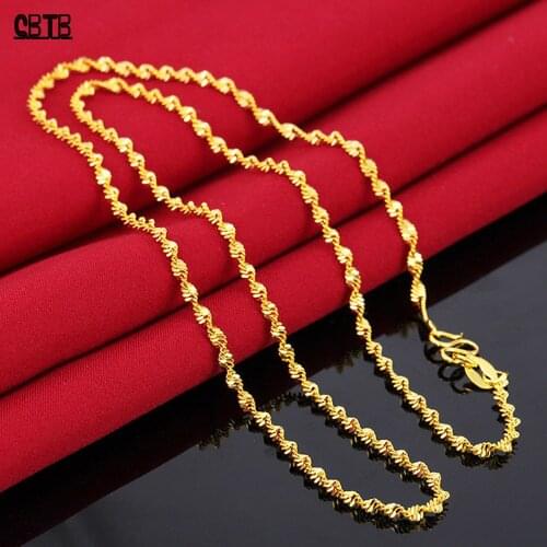 Exquisite and Elegant Jewelry Water Ripple Gold Necklace W-shaped Buckle Fashionable Temperament and Elegant Chain Accessories