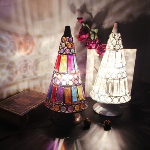 Pyramid of the head of a bed bedroom that warm light lamp, wrought iron hand chandeliers, wedding color bar restaurant