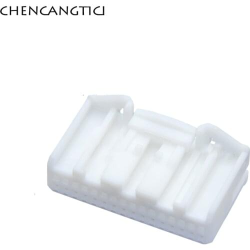 1 Set 32 Pin 0.7MM Automotive Navigation Central Control Instrument Electrical Wire Connector Plug Auto Car Socket 1318747-1